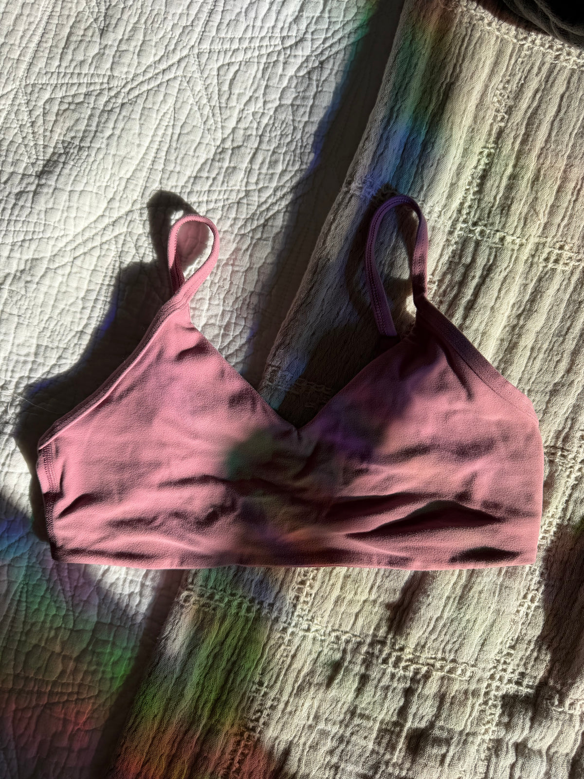 Aritzia golden butter sports bra size small